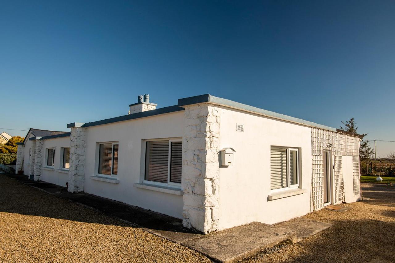 Beachcomber Cottages 巴利康尼利 外观 照片