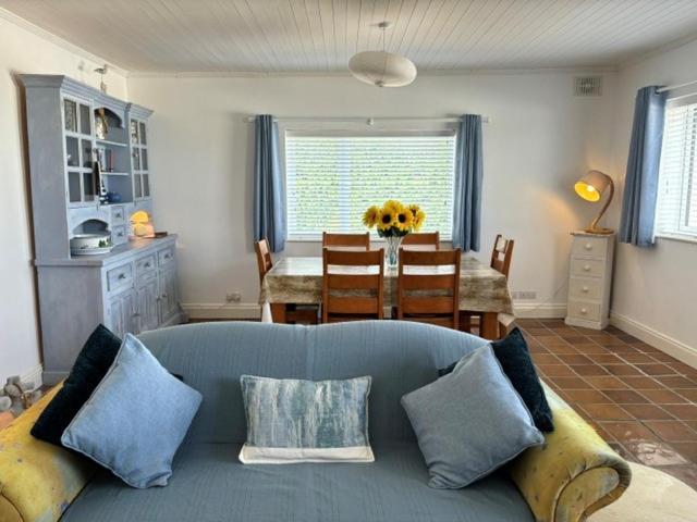 Beachcomber Cottages 巴利康尼利 外观 照片