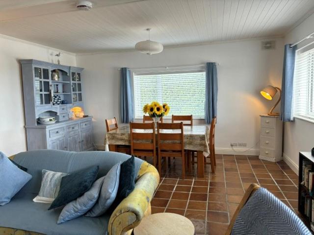 Beachcomber Cottages 巴利康尼利 客房 照片